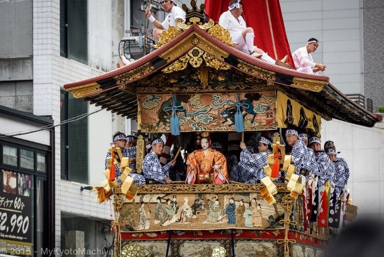 Example of a float with contemporary art decorating the sides during Gion matsuri